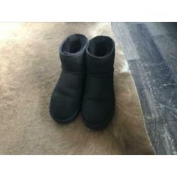 Orginele uggs maat 40 4 keer gedragen