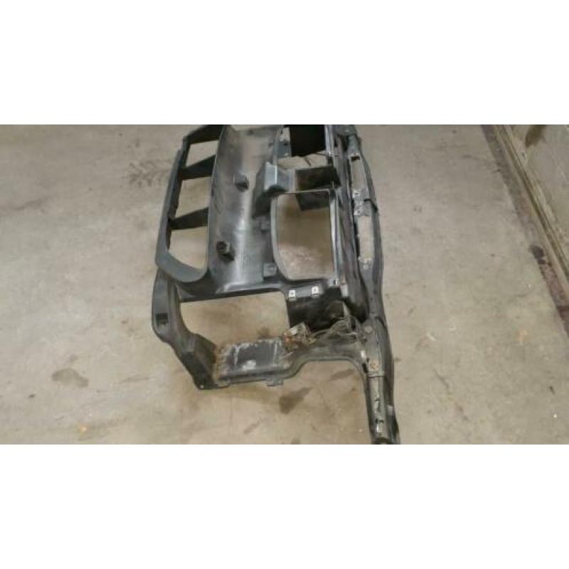 Voor front bmw e92 335e wordt gedemonteerd!