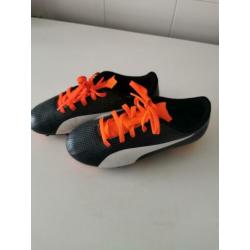 Puma voetbal schoenen met noppen (kinderen)