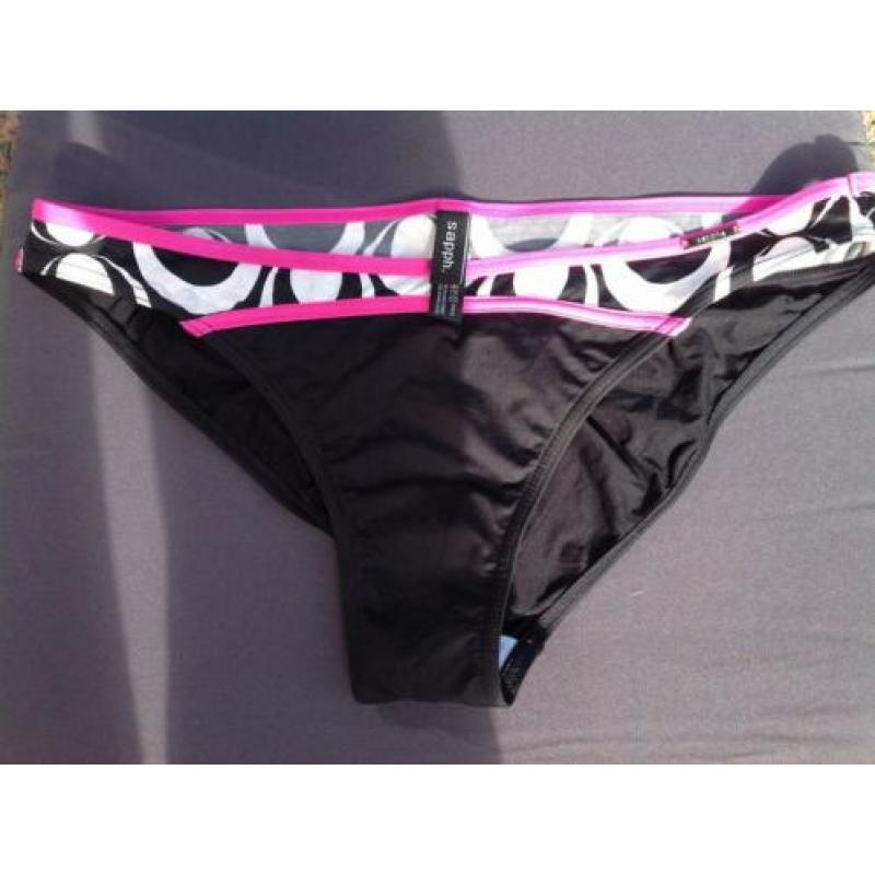 Sapph bikini’s