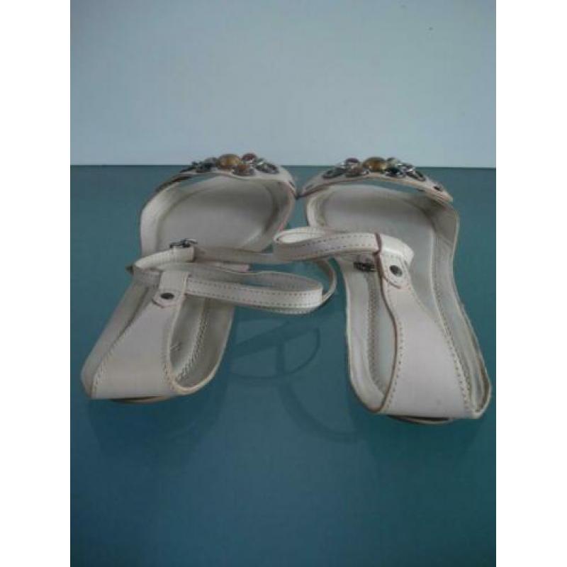 GRATIS VERZENDEN | ZARA nieuwe beige sandalen 40