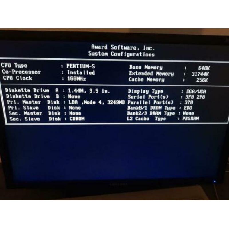 Retro PC - Highscreen Miditower Pentium 166Mhz MMX 32MB RAM