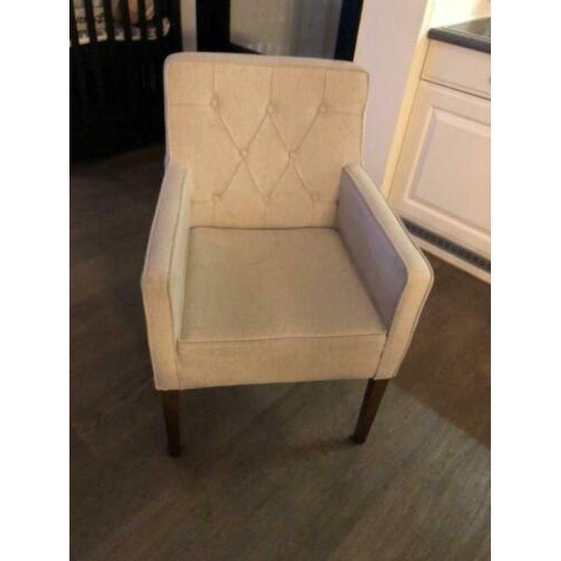 6 eetkamerstoelen (4 met armleuning 2 zonder armleuning)