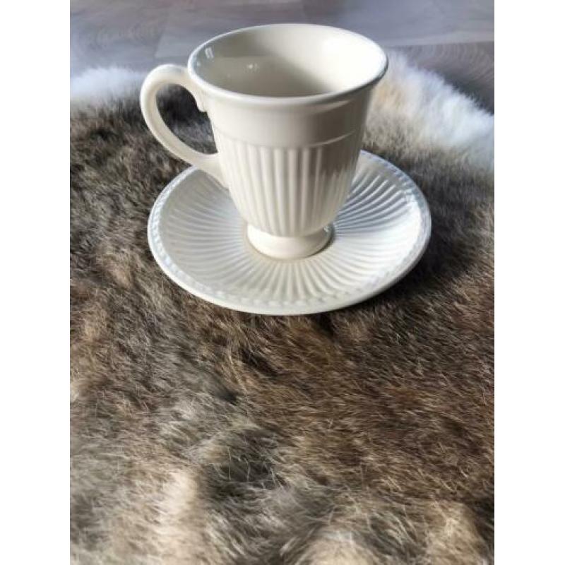 Wedgwood Edme koffiekopjes plus schotel