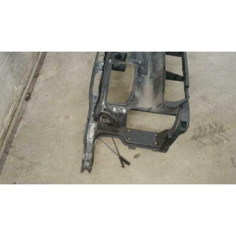 Voor front bmw e92 335e wordt gedemonteerd!