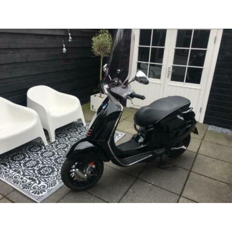 Vespa sprint snorscooter 2015 , met veel opties