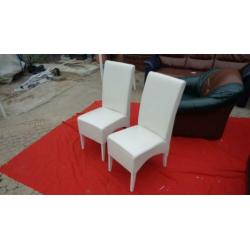 Te koop: 2 wit leren eettafelstoele