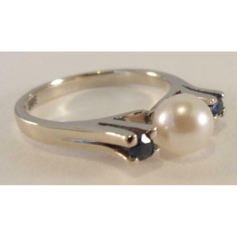 Prachtige gouden ring met Akoya Parel en Saffieren 14 karaat