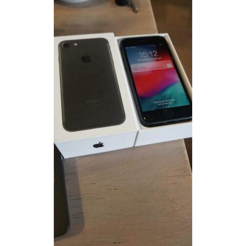Iphone 7 128gb, zeer goede staat, met accessoires