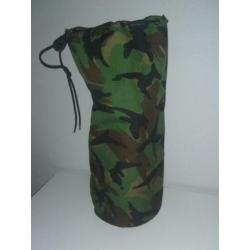 Goed gevulde camouflage tas