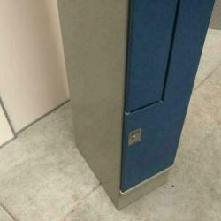Oostwoud 2-deurs smalle stalen kledingkast Z- locker kast