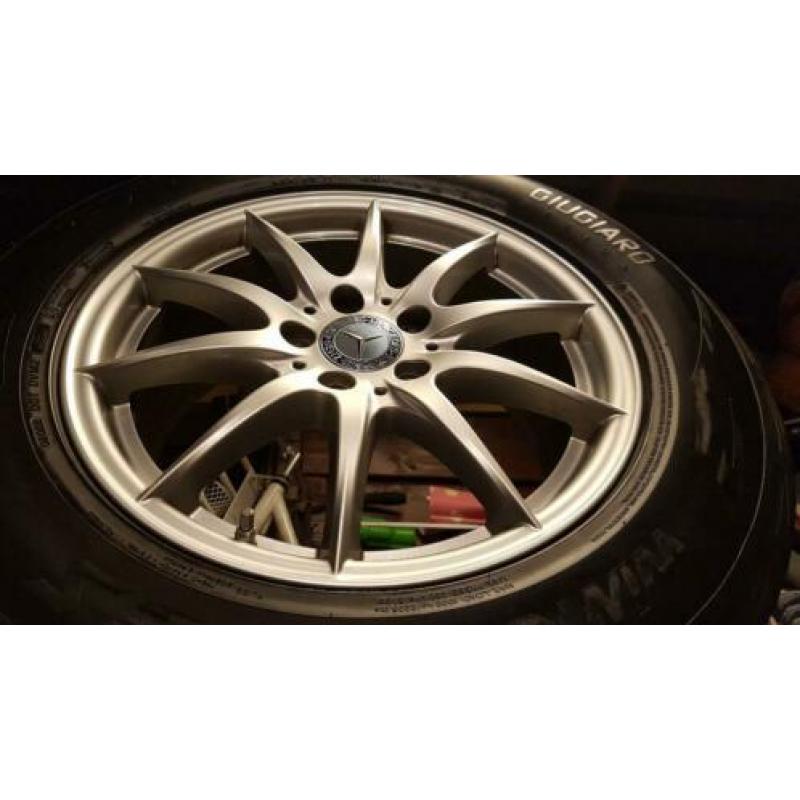 Winterbanden Mercedes Benz M Klasse ML Velgen 235-65-17 TPMS