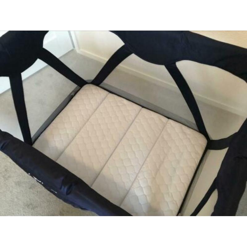 Nuna Sena super luxe makkelijk inklapbaar bedje/box