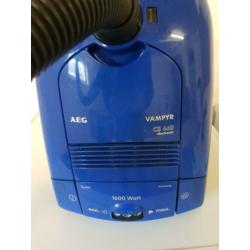 AEG STOFZUIGER met 1600 watt zuigvermogen izgst.