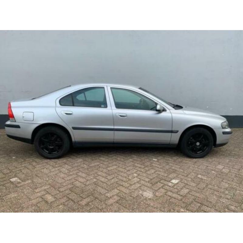 Volvo S60 2.4 - Automaat