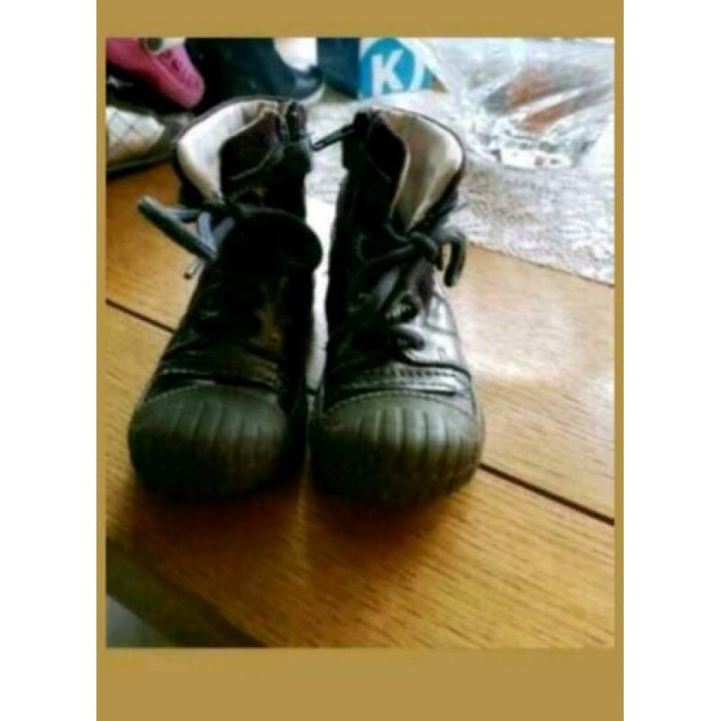 Te koop 3 paar meisjes laarzen maat 23
