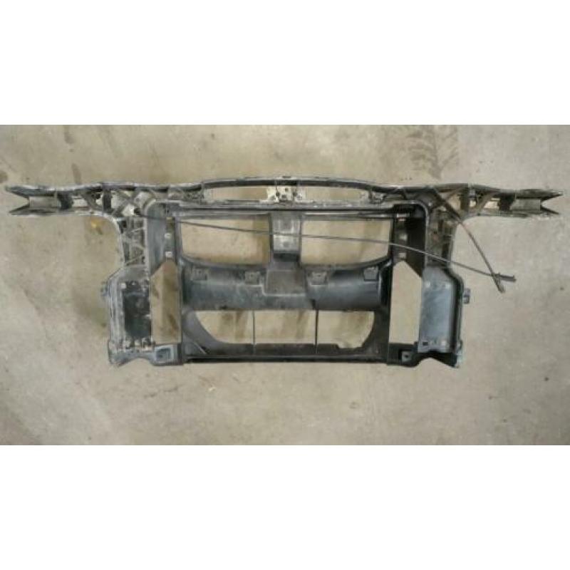 Voor front bmw e92 335e wordt gedemonteerd!