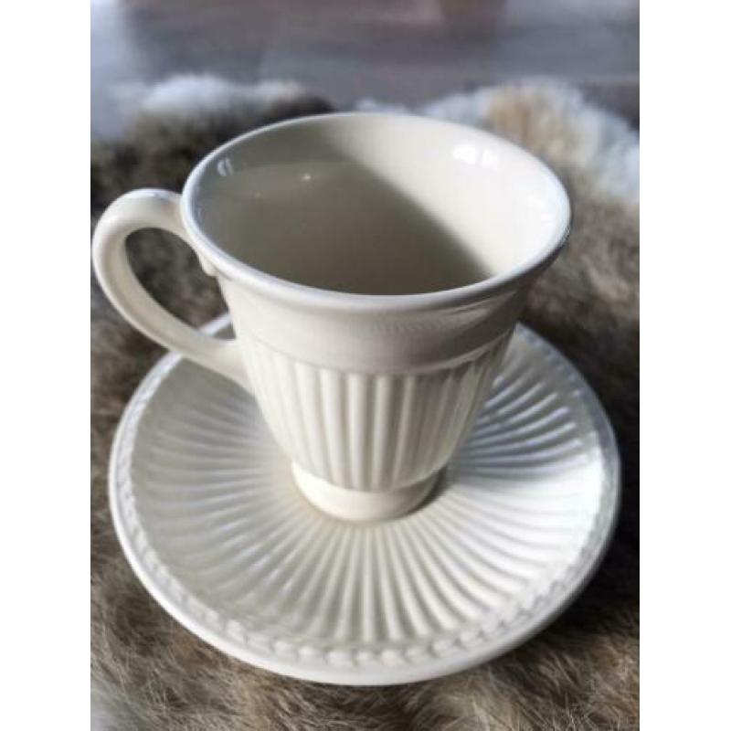 Wedgwood Edme koffiekopjes plus schotel