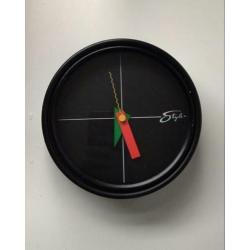 In Memphis stijl vintage Junghans rood groen geel wandklok