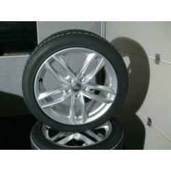 2 sets orig. Audi Sport A4 18 inch velgen 8W NIEUW S line