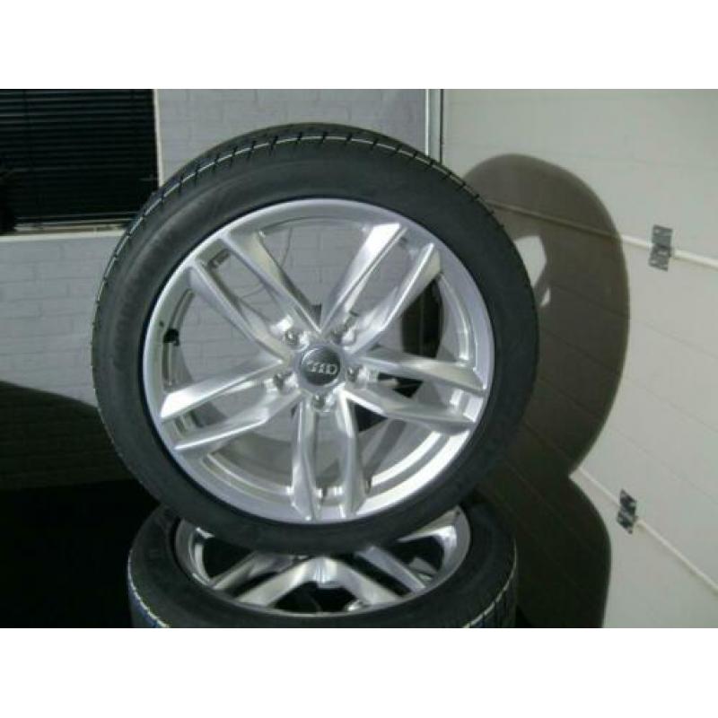 2 sets orig. Audi Sport A4 18 inch velgen 8W NIEUW S line