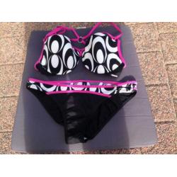Sapph bikini’s