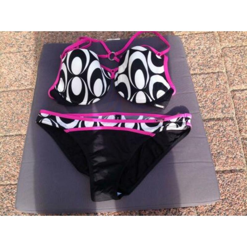 Sapph bikini’s