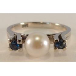 Prachtige gouden ring met Akoya Parel en Saffieren 14 karaat