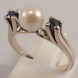 Prachtige gouden ring met Akoya Parel en Saffieren 14 karaat