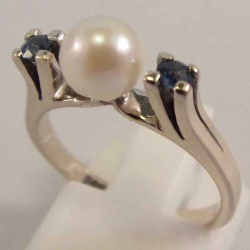 Prachtige gouden ring met Akoya Parel en Saffieren 14 karaat