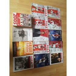 Te koop voetbalboeken. Verzamel albums enz.