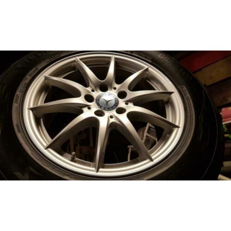 Winterbanden Mercedes Benz M Klasse ML Velgen 235-65-17 TPMS