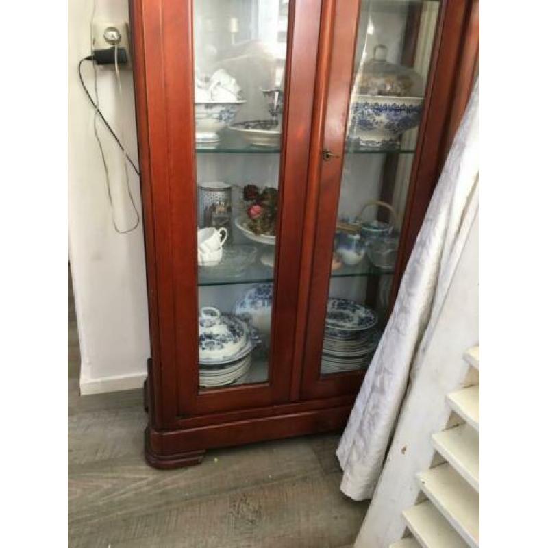 Kersenhouten vitrinekast vitrine kast 2 deuren