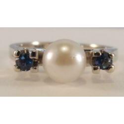 Prachtige gouden ring met Akoya Parel en Saffieren 14 karaat
