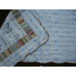 Nieuw,mooie quilt met bloemen voor bank of tafeloper. 2