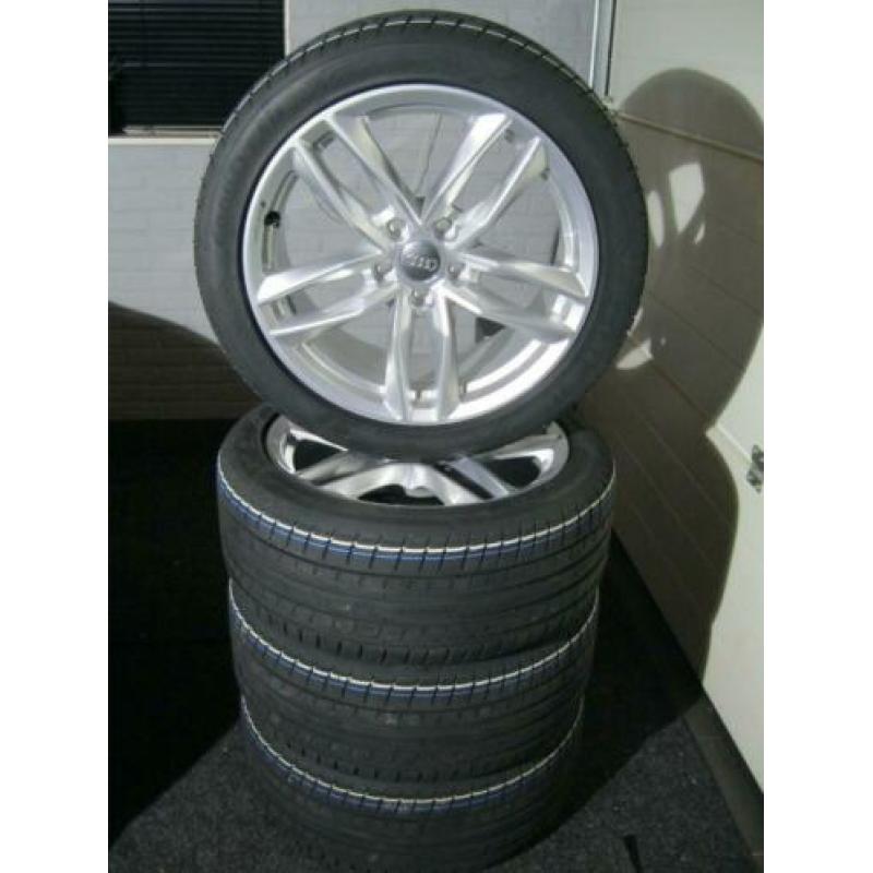 2 sets orig. Audi Sport A4 18 inch velgen 8W NIEUW S line