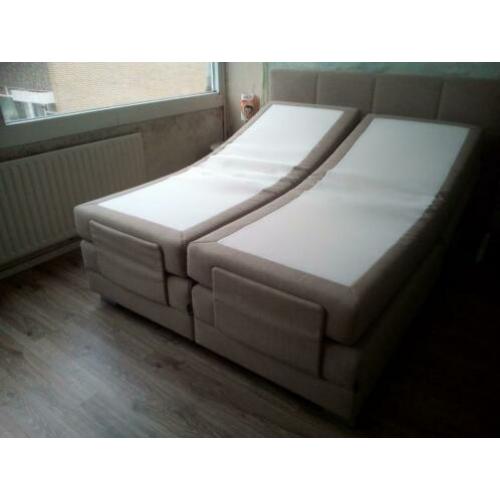 ?? Karlsson elektrisch gestoffeerde beige boxspring ??