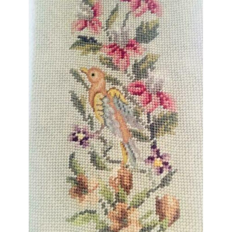 Schellekoord vogeltjes met Schellebel, bel, geborduurd koord