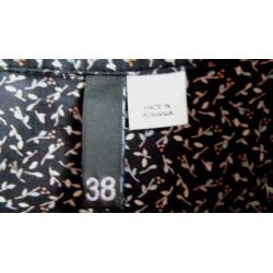 DIVIDED by H&M zwart millefleurs doorknoop jurkje wijd rok S
