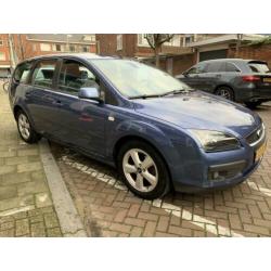 Ford Focus Wagon 1.6-16V Futura (bj 2006)