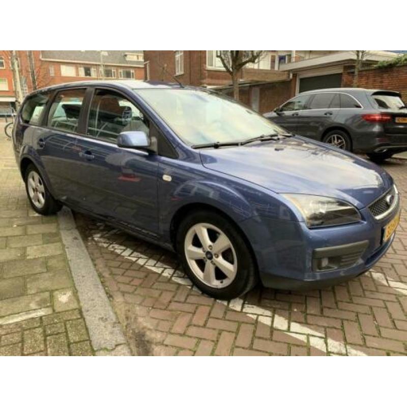 Ford Focus Wagon 1.6-16V Futura (bj 2006)