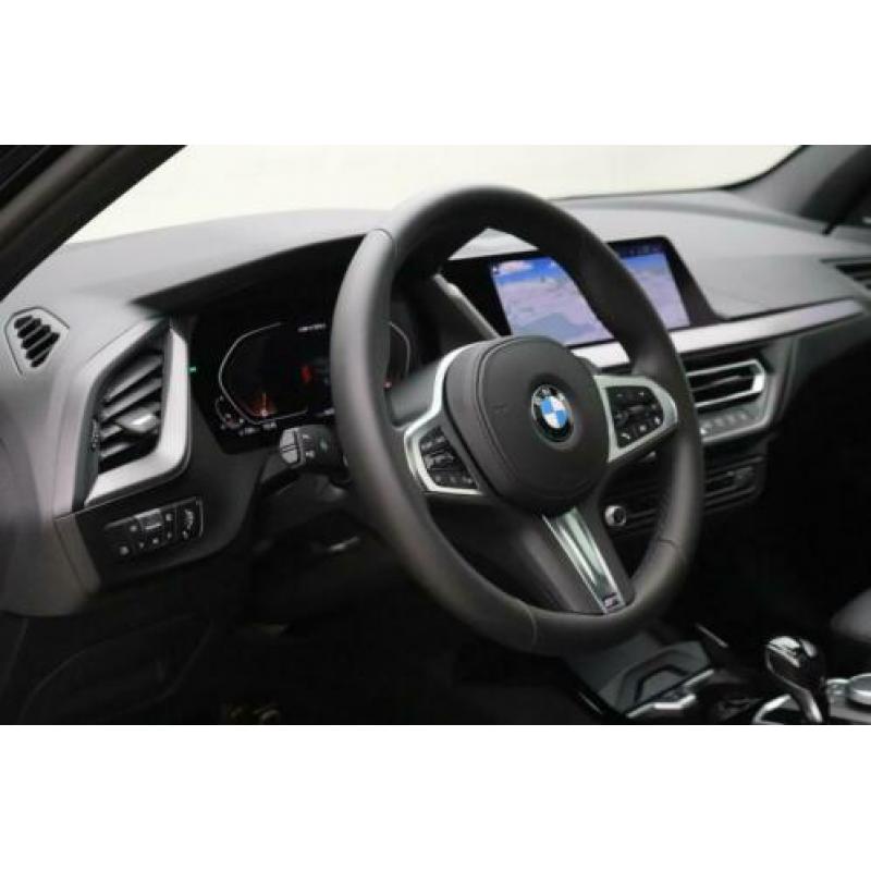 BMW 1 Serie M135i xDrive High Executive | BMW Connected Pack