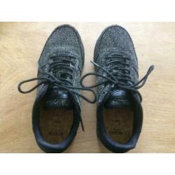 Nieuwe sneakers van het merk Woden
