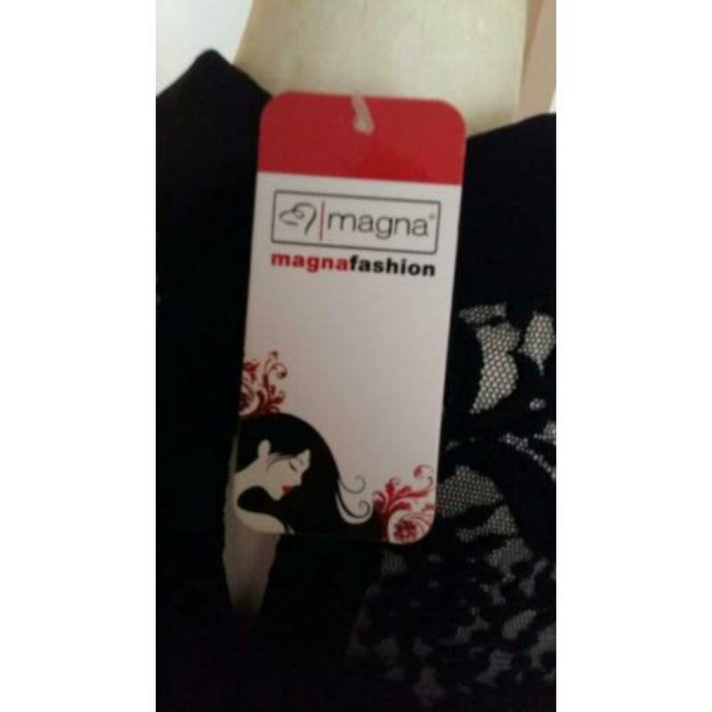 Prachtige blouse; magna (40-42) nieuw.
