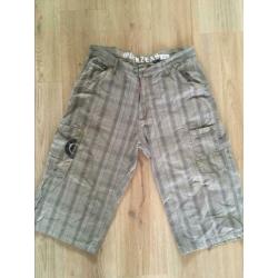 Overzeas driekwart broek maat 38/xxl skate alto punk emo