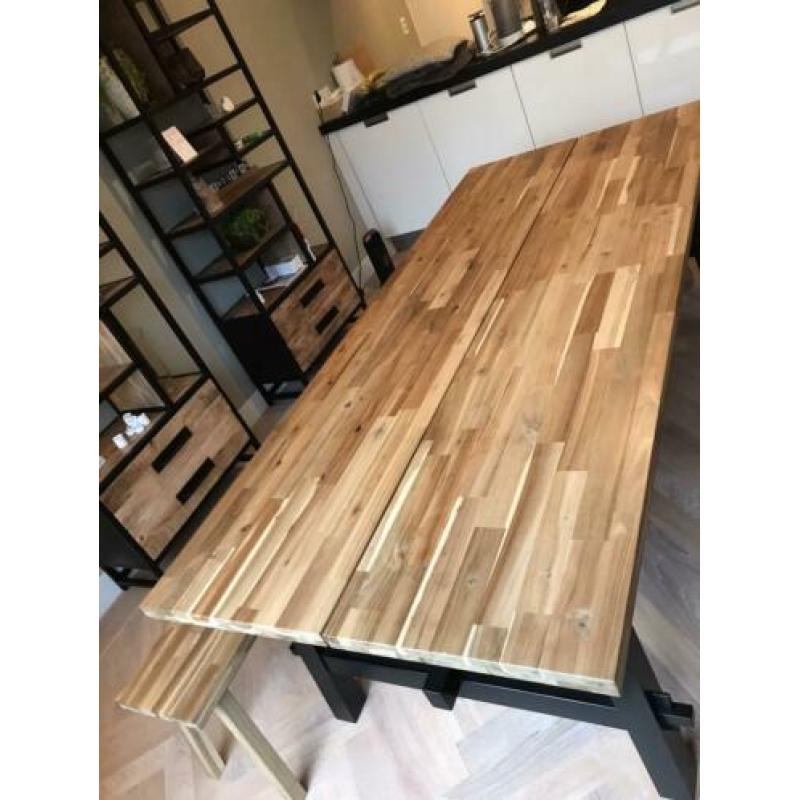 Eettafel Skogsta van Ikea
