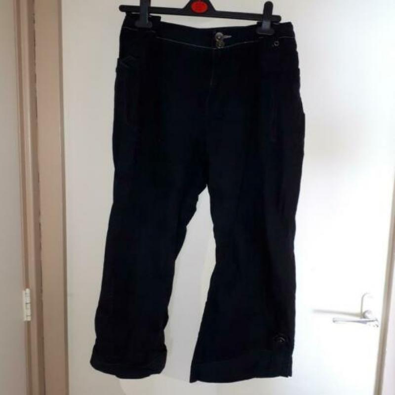 Capri broek zwart maat 46