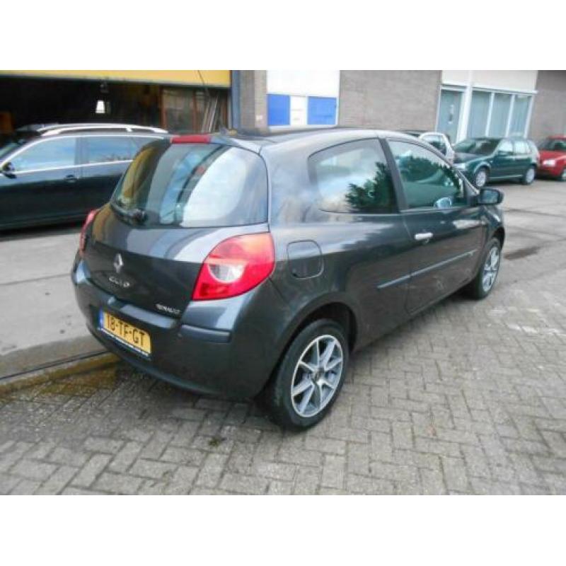 Renault Clio 1.4-16V Exception Nieuw APK