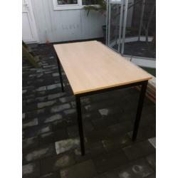 Te koop kantine/kantoor tafel