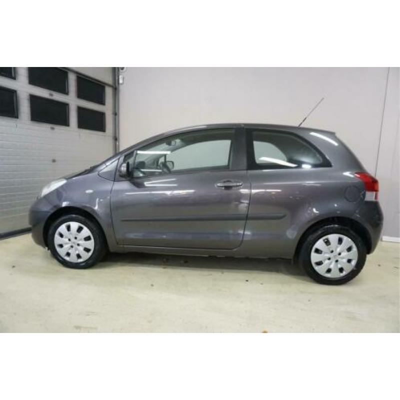 Toyota Yaris 1.3 VVTi Aspiration AIRCO automaat APK nieuw